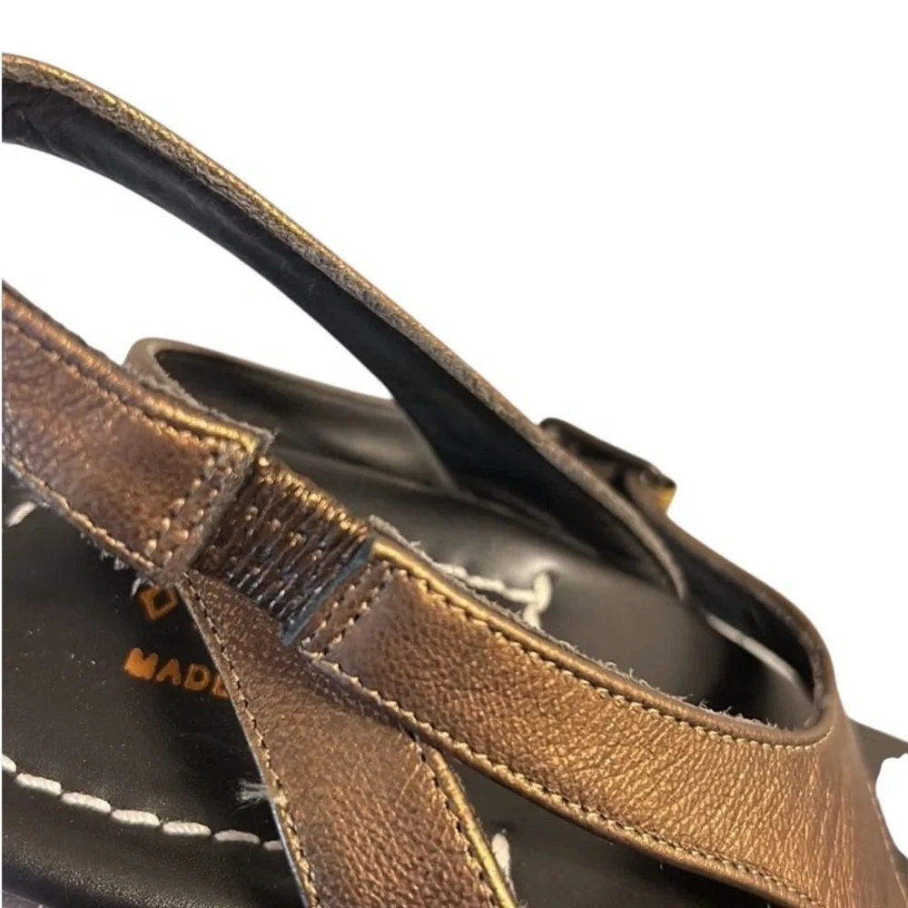 Donald J. Pliner Vage T-Strap Wedge Sandals in Bronze Leather 8N - Picture 4 of 8